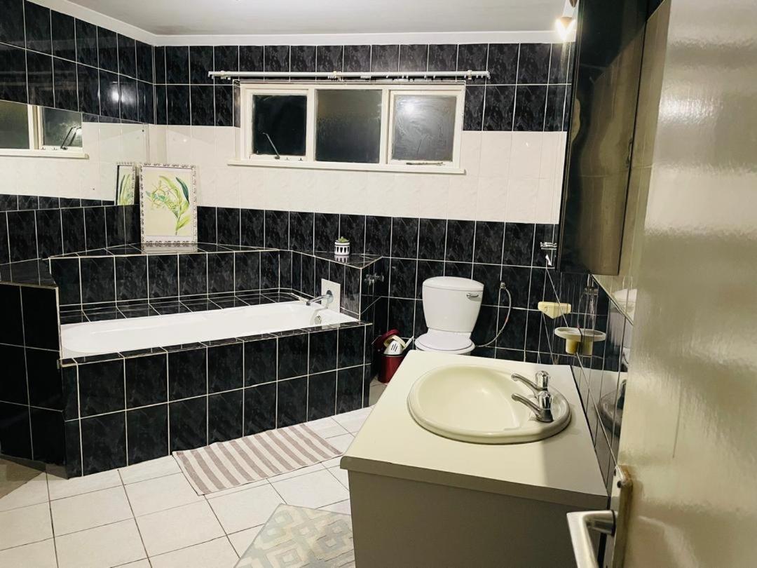 Coastwave Guest House Walvis Bay Exterior photo
