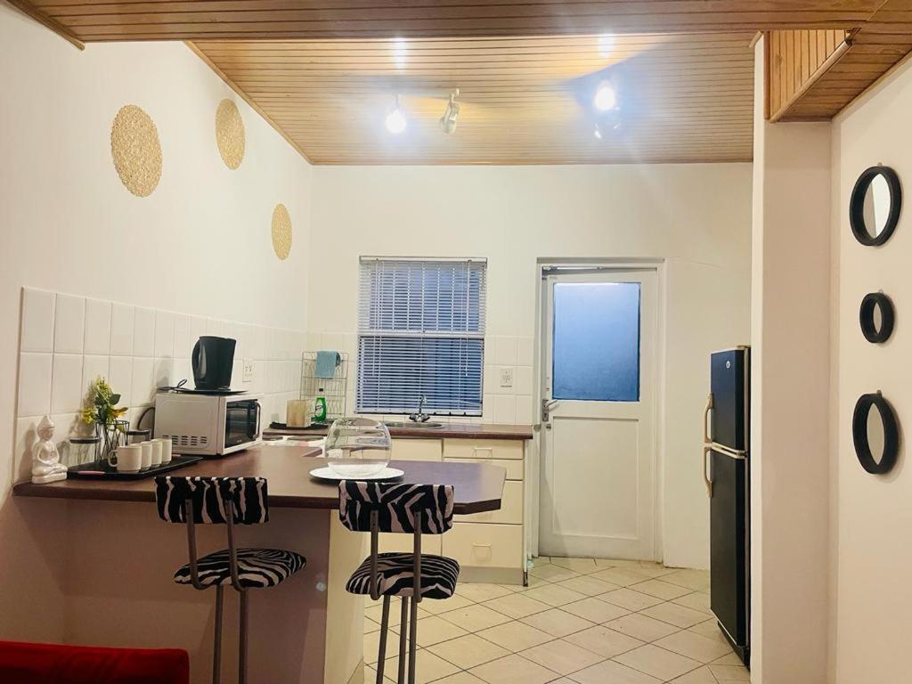 Coastwave Guest House Walvis Bay Exterior photo